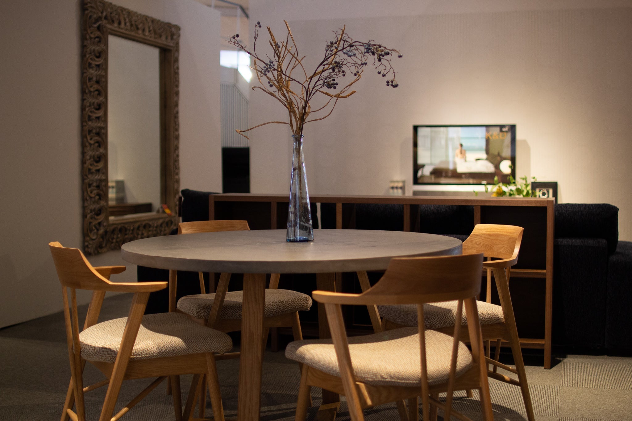 会話が弾む魔法のカタチ。丸いダイニングテーブルが愛される5つの理由